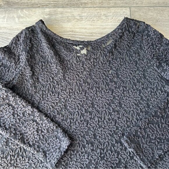 Local Semi Sheer Lace Flared Long Sleeve Top - Picture 12 of 14